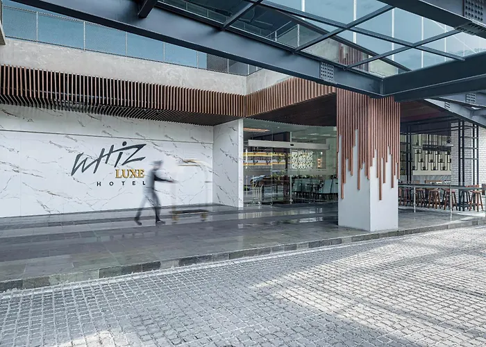 Whiz Luxe Hotel Spazio Surabaya